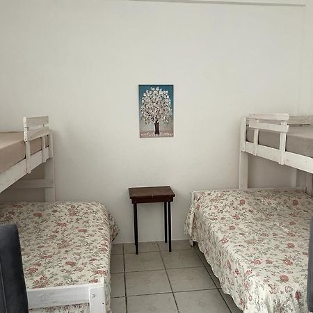 Kitnet Quatro Ilhas Apartman Bombinhas Kültér fotó